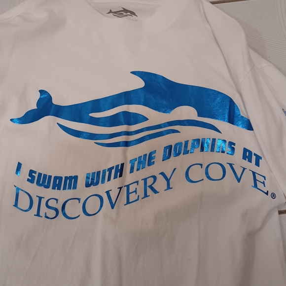 4/$80 New Long Sleeve Dolphin Tee - Size Medium - Picture 7 of 9